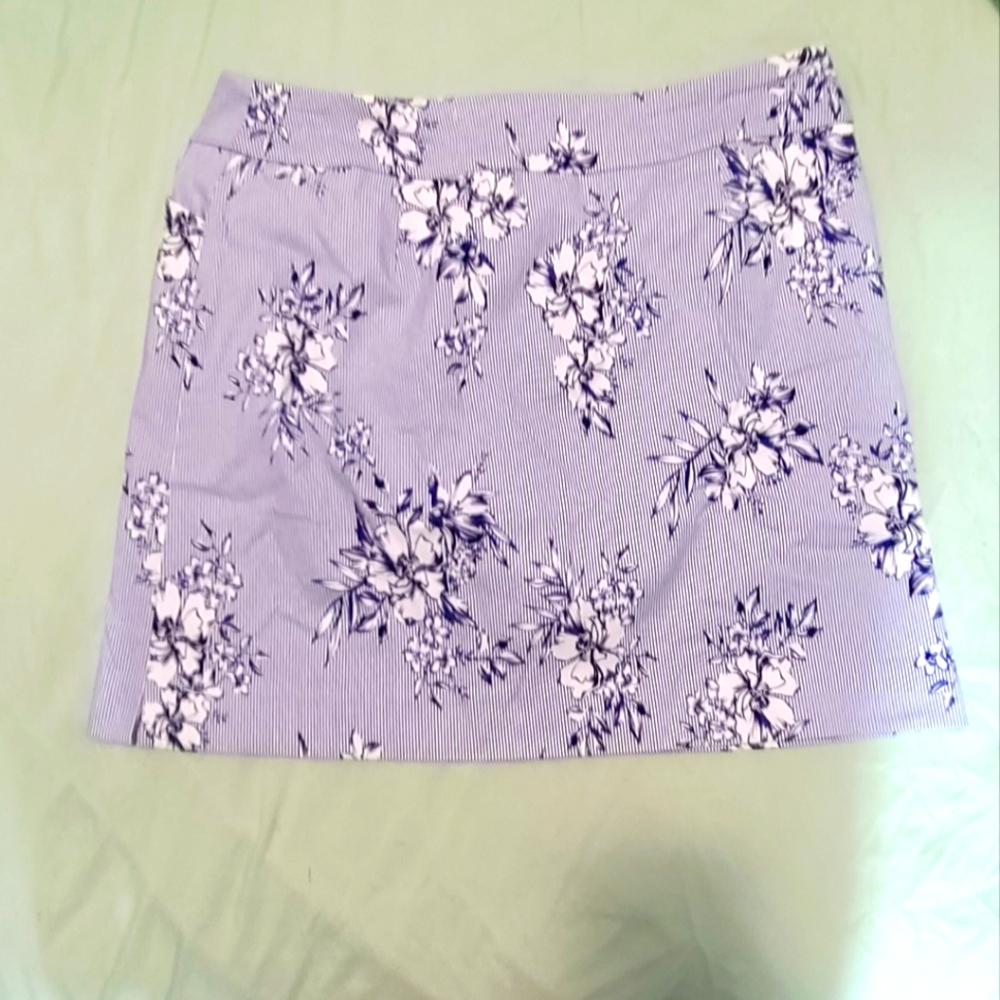 NWT S.C. & CO STRIPED SKORT FLORAL SIZE 6 30" WAIST 17" TOTAL LENGTH